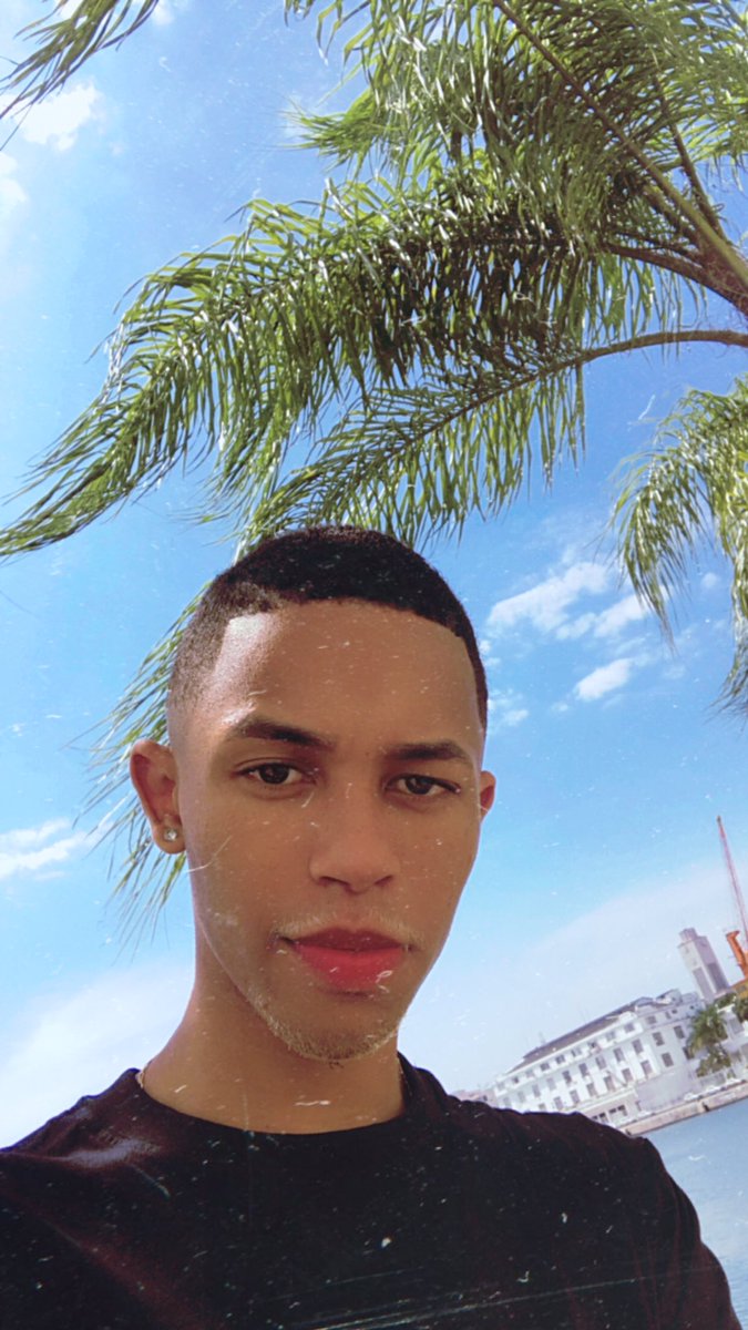 thiago_vianna7's tweet photo. 🌴🕺🏾 https://t.co/93wKM7lmwY