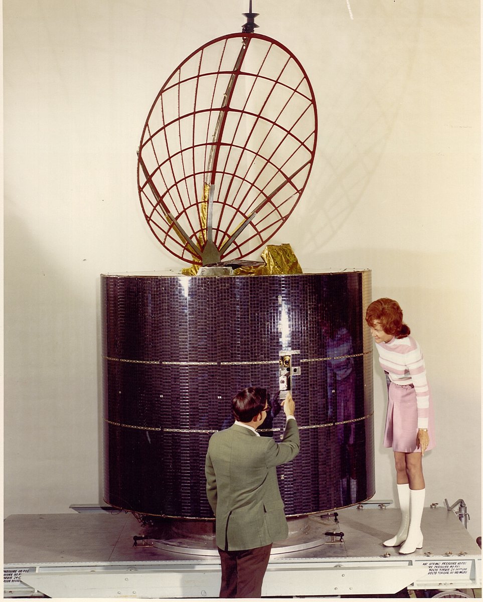 This is Palapa A1, Indonesia's first satellite launched in 1976! (Image IEEE)  https://us02web.zoom.us/j/89631579573?pwd=UVlYOXRPZDQ0aG1hVUJLNlJHZmo2UT09  #Space4Women  #womenwithsatellites