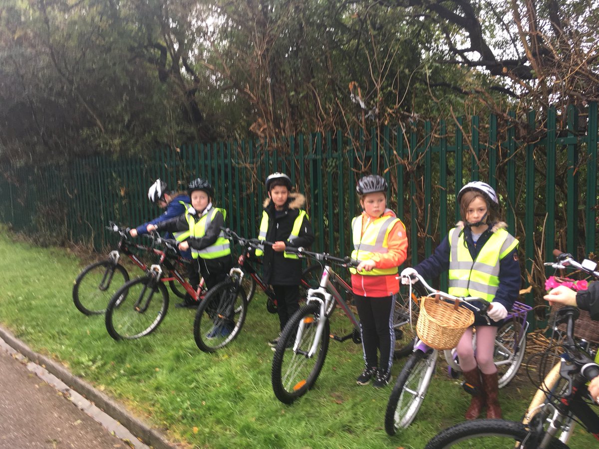 SpringCottagePS's tweet image. Day 3 of Bikeability: Mrs Stone was incredibly impressed with Group 3’s first session this morning. In the afternoon, Group 1 finished their final manoeuvres including a right hand turn into a minor road #springcottage5L #springcottage5T #springcottagesports