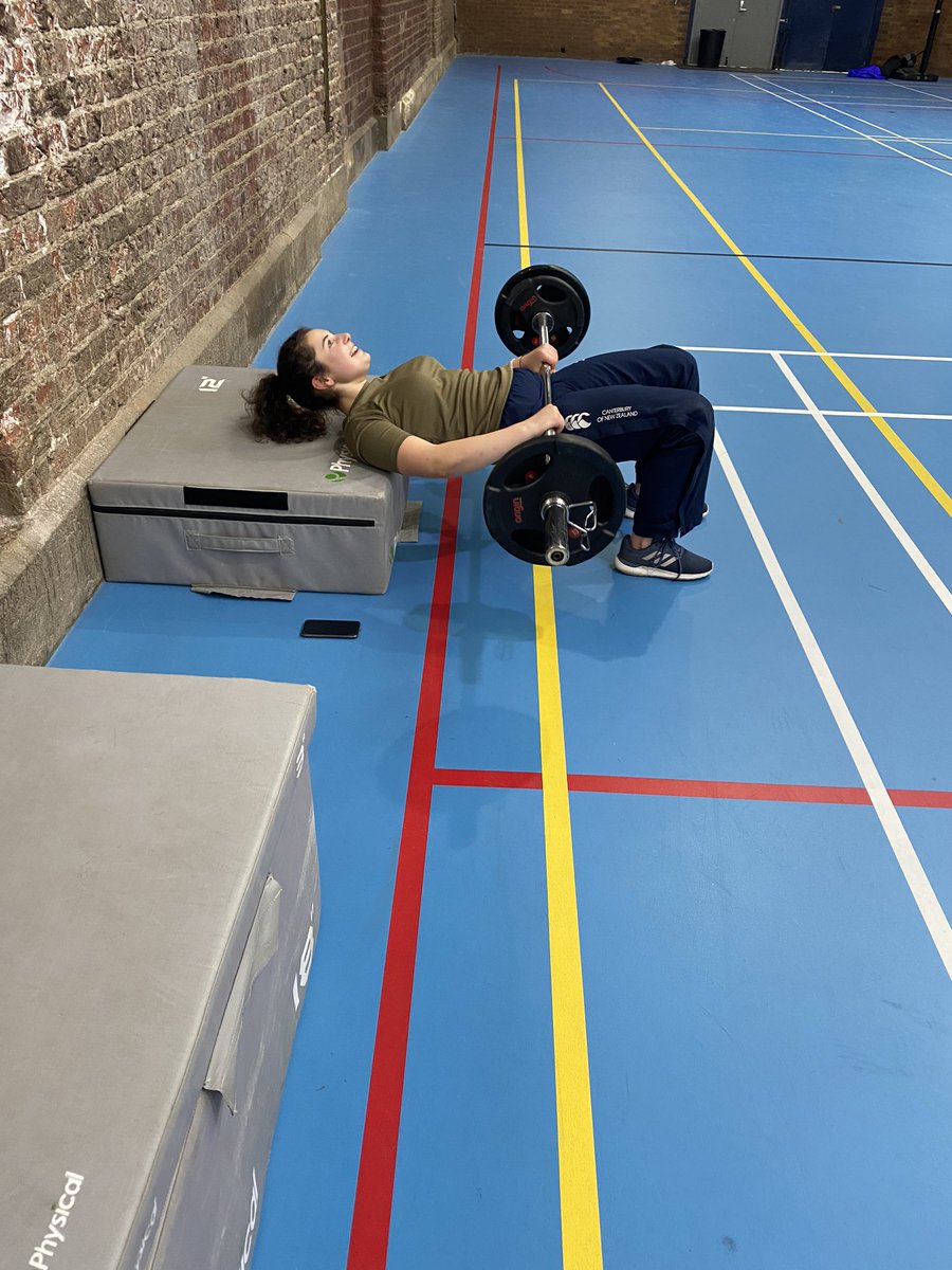 PockAthleticDev's tweet image. Great work tonight from the U6th working on their compound movements. #backingblue #hardworkpaysoff  #compoundmovements