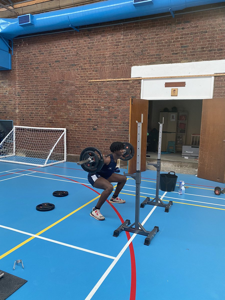 PockAthleticDev's tweet image. Great work tonight from the U6th working on their compound movements. #backingblue #hardworkpaysoff  #compoundmovements