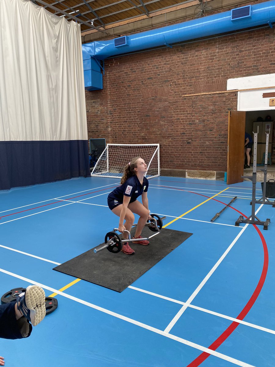 PockAthleticDev's tweet image. Great work tonight from the U6th working on their compound movements. #backingblue #hardworkpaysoff  #compoundmovements