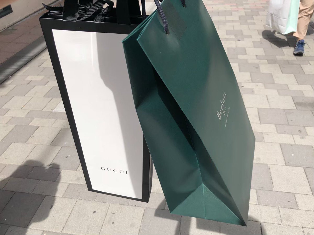 e03387427's tweet photo. 今日はお昼に時間空いたので、ぶらっと買い物してきました！
欲しかった物買えて満足です😋
昔の俺だったら絶対買えないわ。笑 https://t.co/KIkWfHJbrv