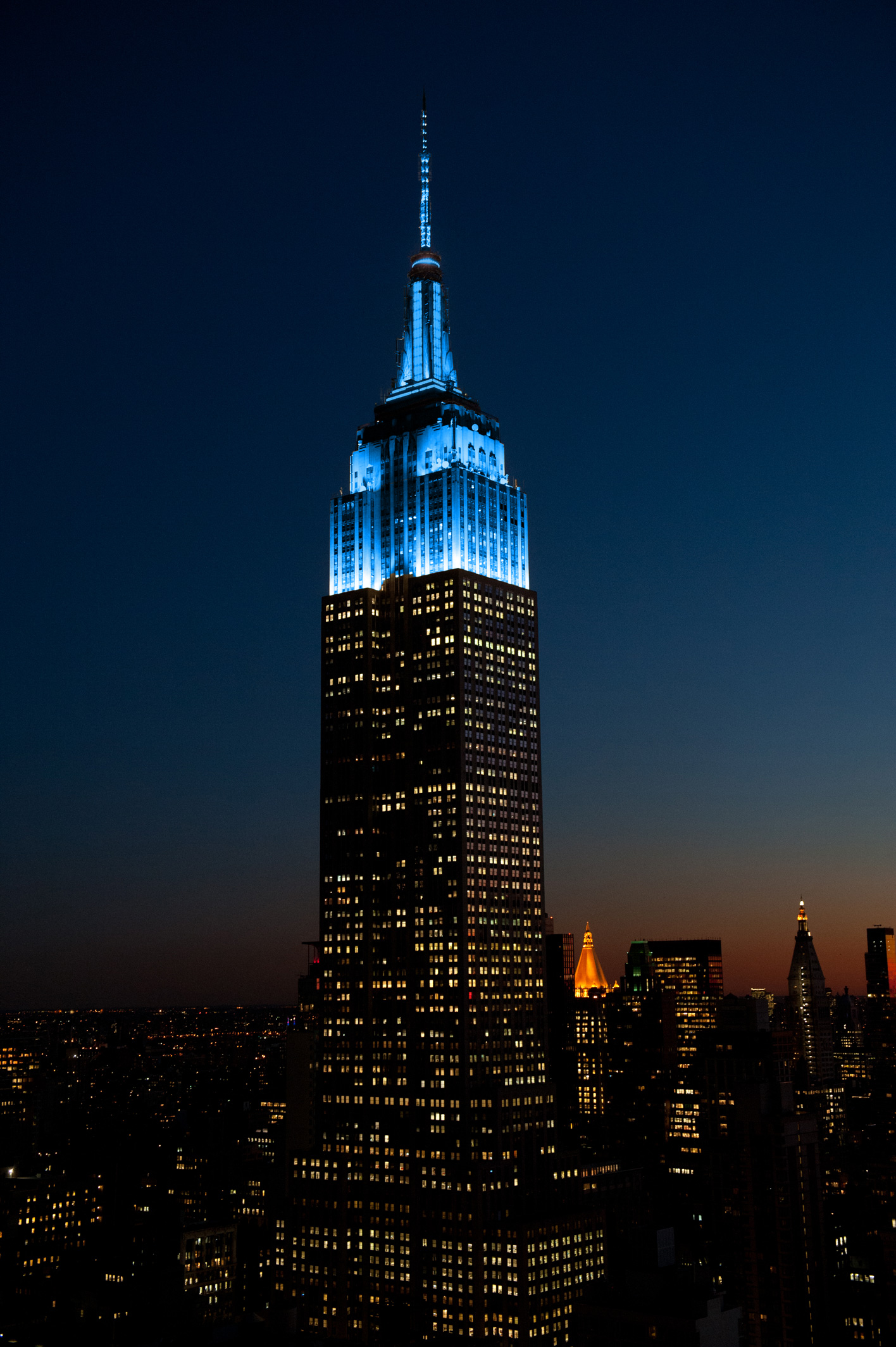 Empire State Building On Twitter They Say It S Your Birthday Honoring Musical Legend Thebeatles Member Johnlennon S 80th Birthday W Umg Ume Seanonolennon By Shining Sky Blue W A Peace Sign In