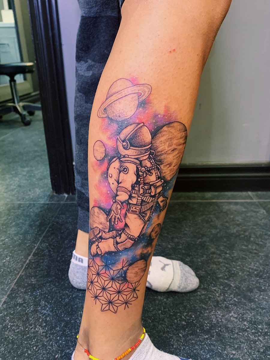 kaizbee's tweet photo. How it started💉:        How it’s going💉: https://t.co/cXkfv3oClF