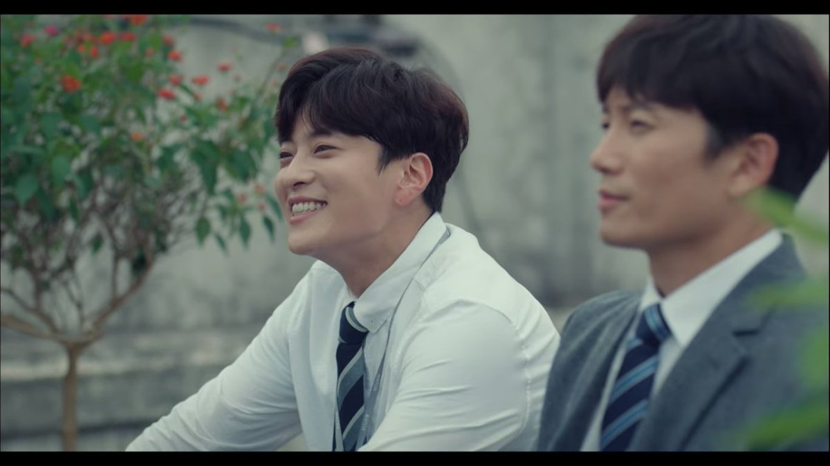 HE LOOKS LIKE A BABY BUT HE HAS TWINS? make it make sense!   #FamiliarWife