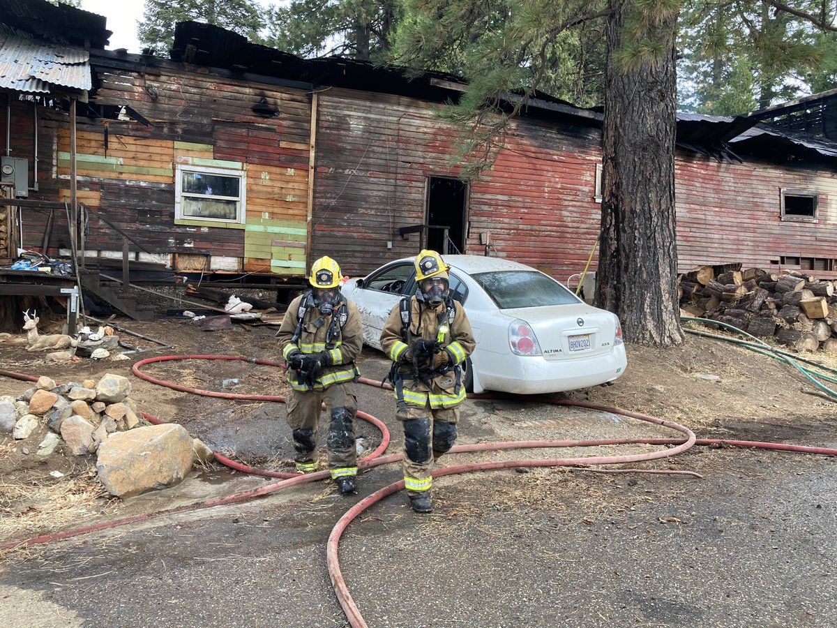 CALFIRE_ButteCo's tweet image. #StirlingFire [update] Firefighters were able to return to the structure and find and rescue two kittens who survived the fire.