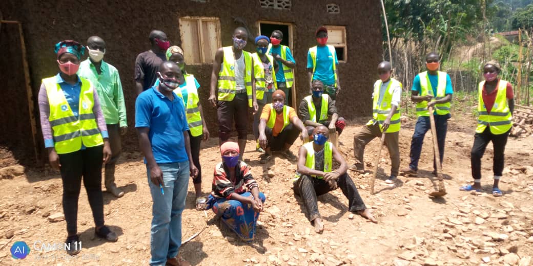 YvRusizi n'uyumunsi ibikorwa byakomeje hakozwe isuku kurwibutso rwa  jenoside yakorewe abatutsi #Gashonga sector ndetse hakurungiwe inzu #Nyakabuye  <a href="/RwandaYouthVol1/">Rwanda Youth Volunteers</a>
<a href="/BigwiTheo/">Bigwi Theo</a>
<a href="/Rwandapolice/">Rwanda National Police</a>
<a href="/AbdallahMurenzi/">Abdallah Murenzi</a>
<a href="/RwandaLocalGov/">Ministry of Local Government | Rwanda</a>
<a href="/EricBayisenge/">Eric Bayisenge T.</a> 
<a href="/RusiziDistrict/">Rusizi District</a>
