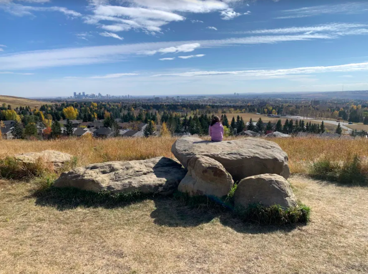 KaraMedlicott's tweet photo. Grade 2 HUB students chose a sit spot this week! We will continue the practice of learning from the land. What stories do we learn from the land and our community? #Edgemontstory https://t.co/XcsJ7i4F1z