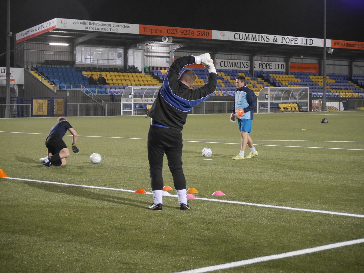 clanfieldfc's tweet photo. Coaching staff looking sharp last night at training in the new training tops supplied by @macronLSE which have kindly been sponsored by @ATJonesandson for this season our thanks to them for their support 🔵🌑 #UTC #sponsorship #ATJones #clanfieldfc https://t.co/a9EialHo68