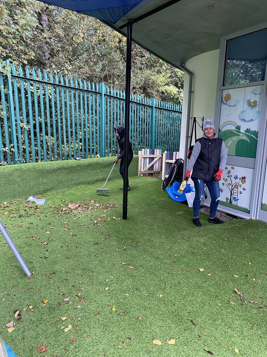 NataliaCoventry's tweet photo. Had been cleaning gardens and helping to clear space at Zoe’s Place with team of awesome Coop Coventry NDC colleagues. Weather wasn’t great, but we were 😊👍🏼✅😉 #TheCoopWay #ItsWhatWeDo #BeingCoop https://t.co/2VE045uQrS