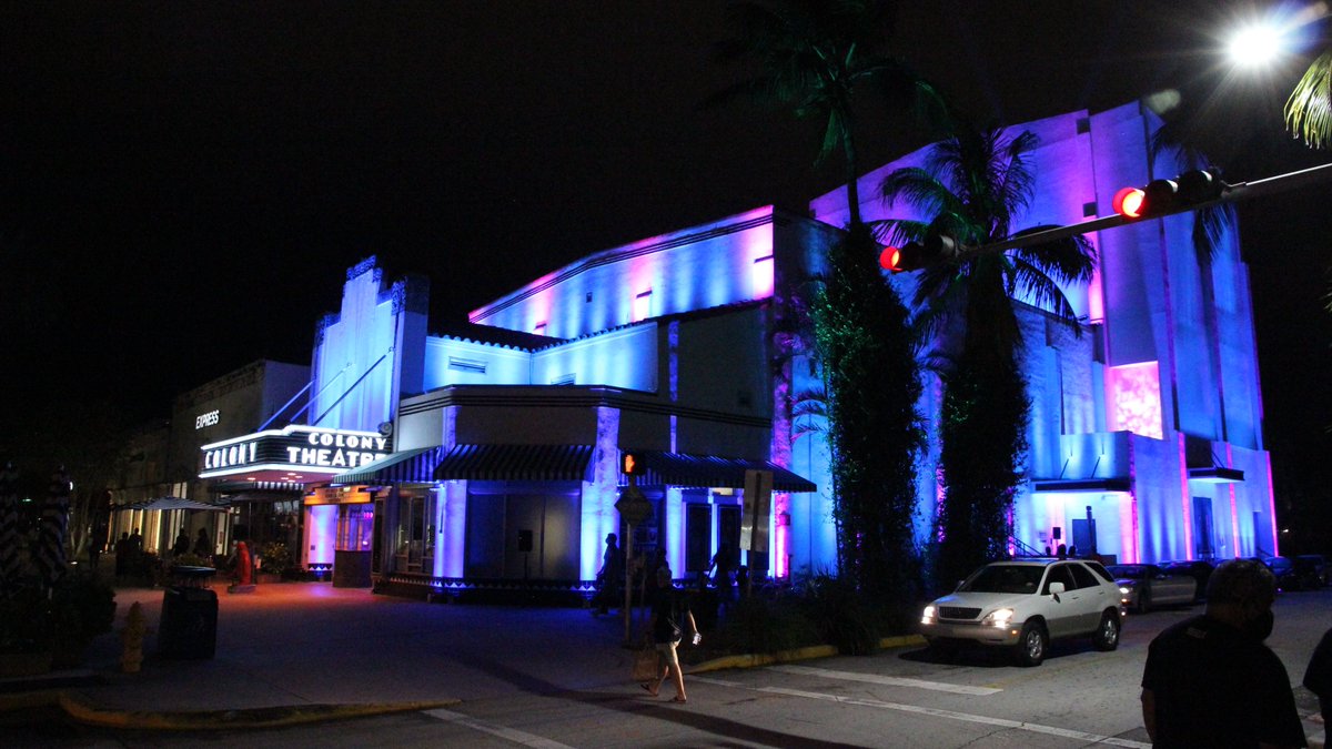 Miami New Drama lights up the Colony Theatre 'Light The Arts' Featuring music by Nu Deco Ensemble. Fri. 10/9 - Sun 10/11 - 8:30pm-10pm every half hour #experiencemiamibeach #LightTheArts @miaminewdrama @LncolnRd @ColonyTheatreMB @NuDecoEnsemble ow.ly/dE5Y50BNyEL