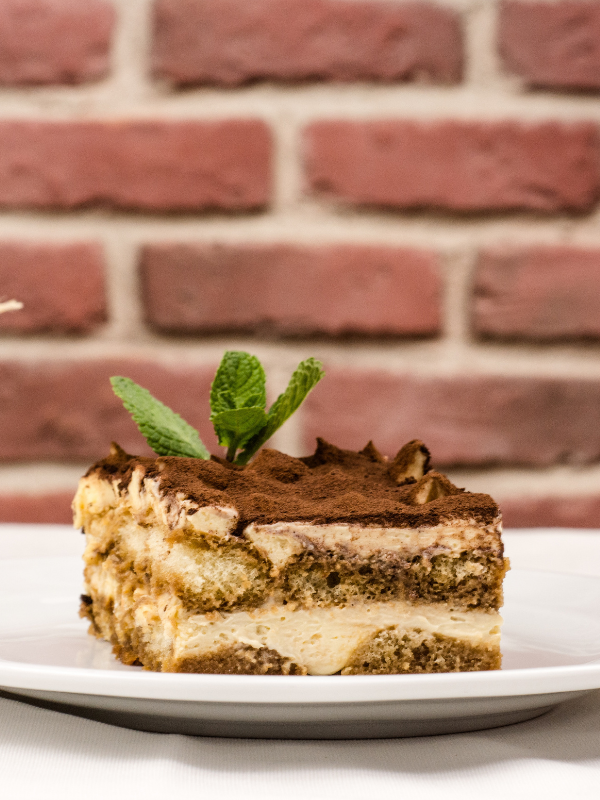 Whip up the fluffiest tiramisu straight from Tuscany with Chef Alain this Sunday! 
thetablelesstraveled.com/live-cooking-c…