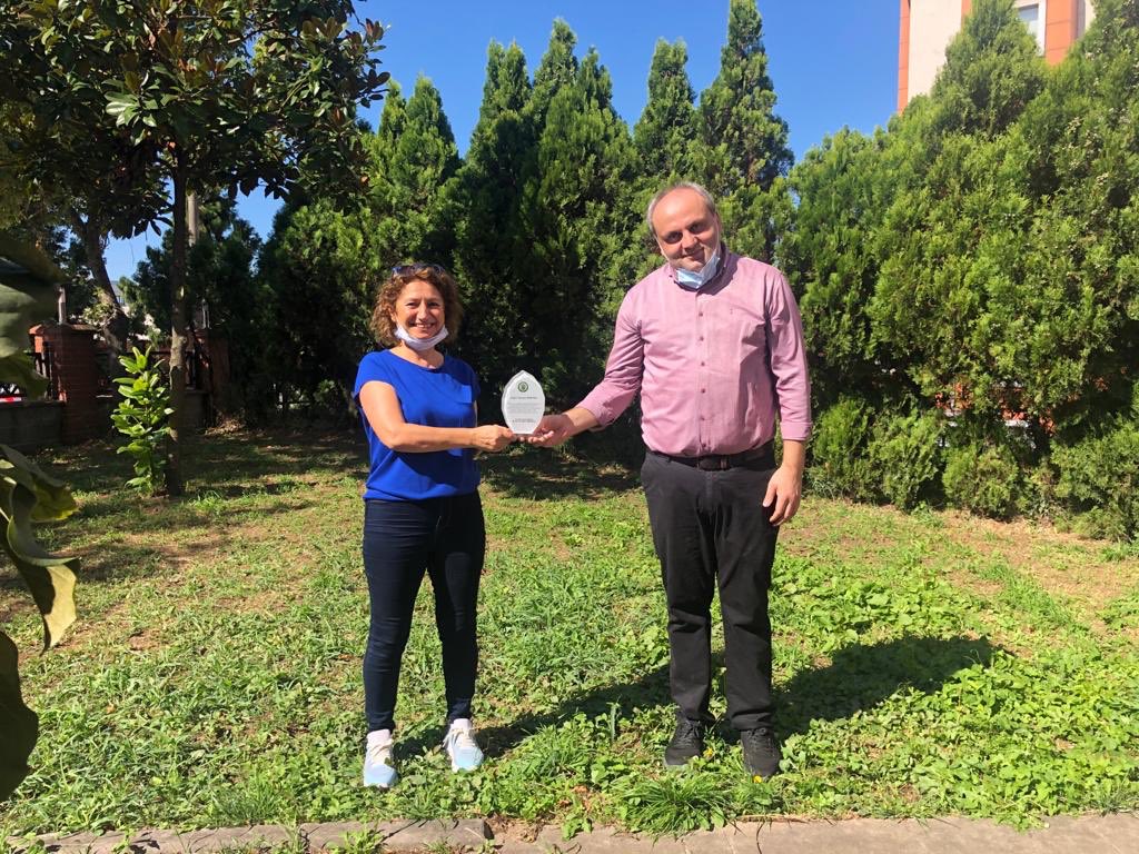 Kurumumuz Edebiyat öğretmeni Sayın Bircan Bektaş’a; verdiği emekler ve özverili çalışmaları, kurumumuza kattığı değer için teşekkür ediyor, yeni görev yerinde de sağlık ve başarı diliyoruz...zor veda 1 <a href="/Bircanbs/">b</a>