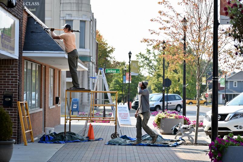 SullivanINTimes's tweet image. The Sullivan County Health Department has started the process of repairing the roof of their office on Main Street in Sullivan.
sullivan-times.com/news/article/i…