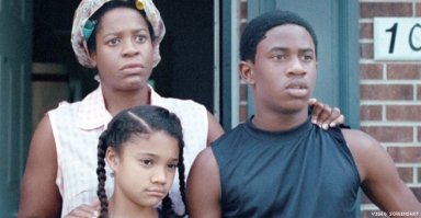 Mississippi Damned (2009) - Dirigido por uma cineasta lésbica negra, conta a história de três irmãos que enfrentam traumas geracionais de sua família. Entre os personagens está Leigh, uma lésbica no armário que luta com a notícia de que sua namorada vai se casar com um homem.
