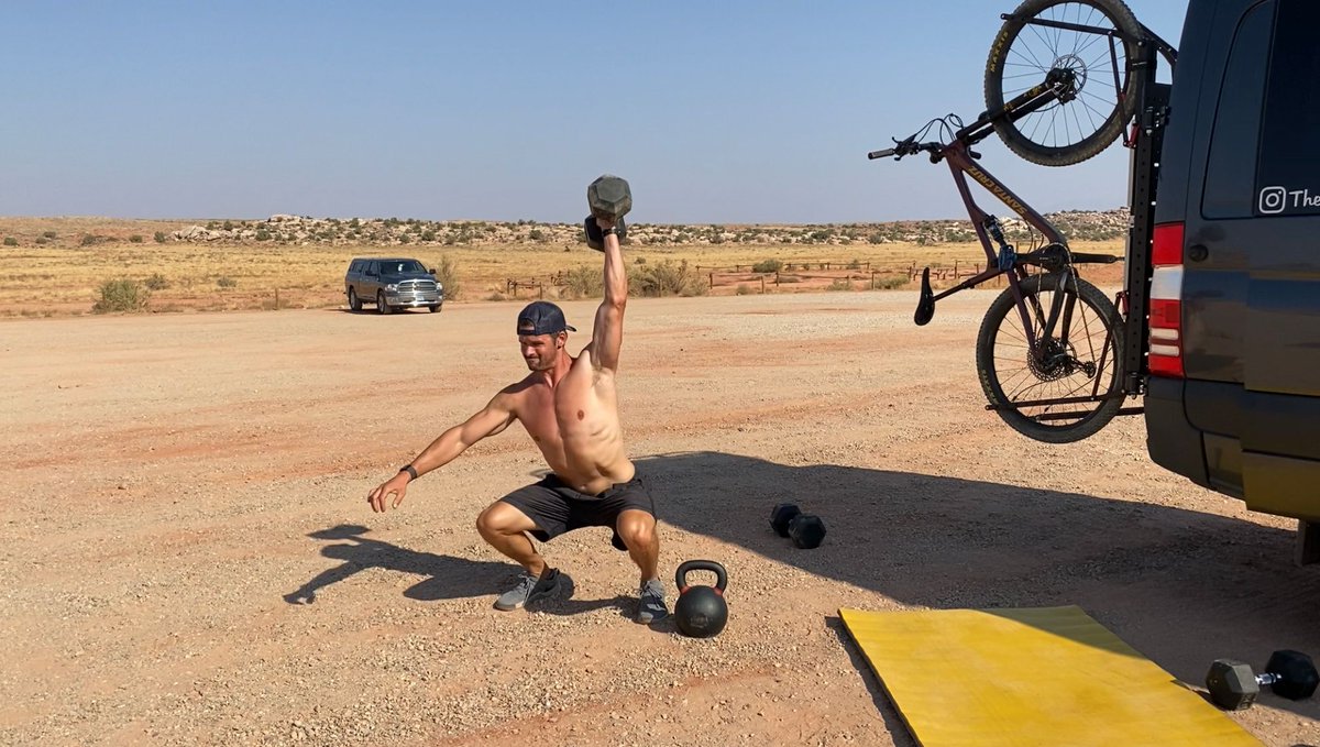 Joe_Bauer's tweet image. Sometimes you do your workout in a Moab parking lot 🤷🏼‍♂️. @GetBettrProject #getbetterproject #moab