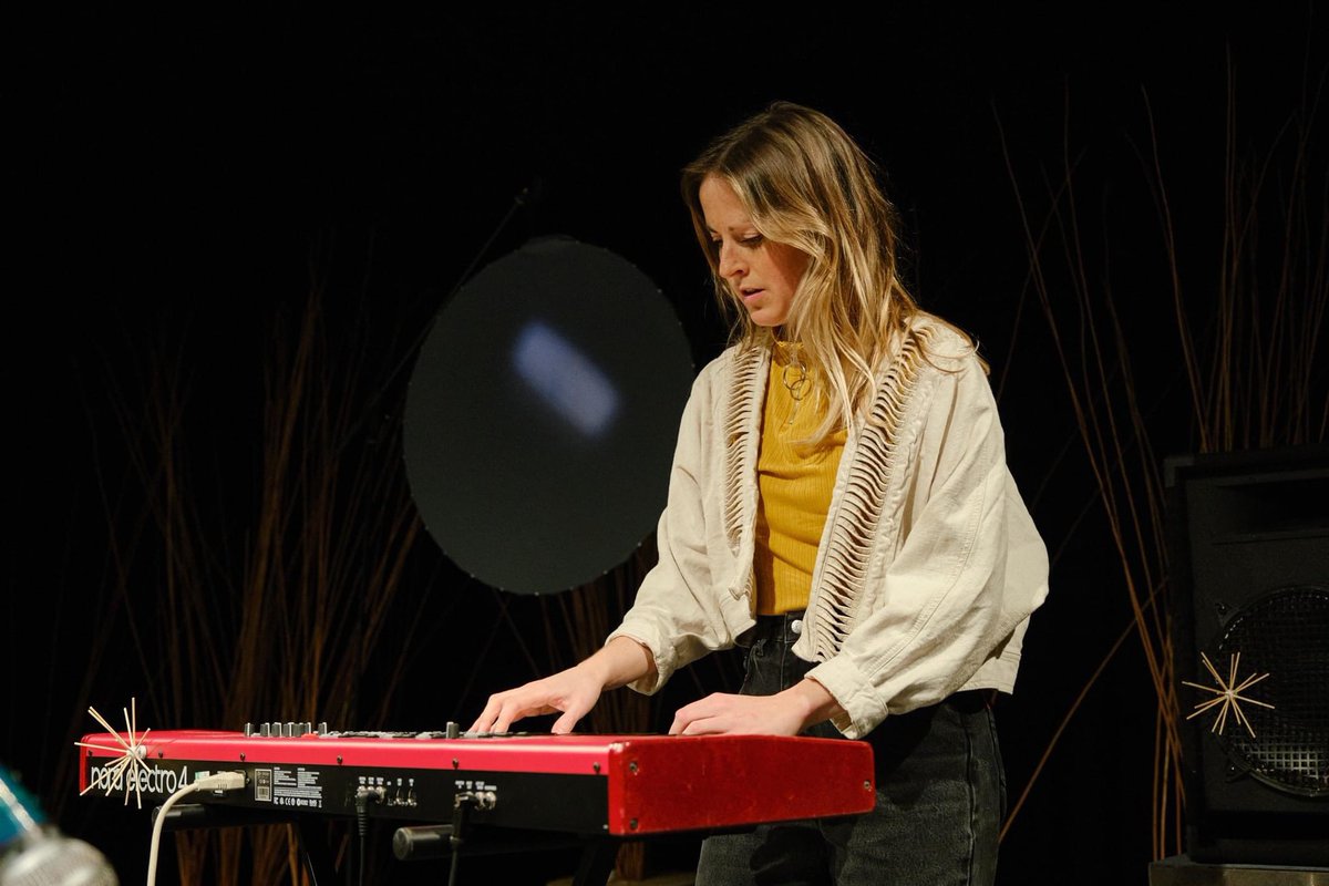 TremoloTheatre's tweet image. Throwback to @BristolFerment in January. Such a delight to work with a fantastic team to test our show #UtilityFunction about artificial intelligence & creativity. Huge thanks to everyone who’s worked with us so far. We’re hoping to keep developing it so stay tuned for more news.