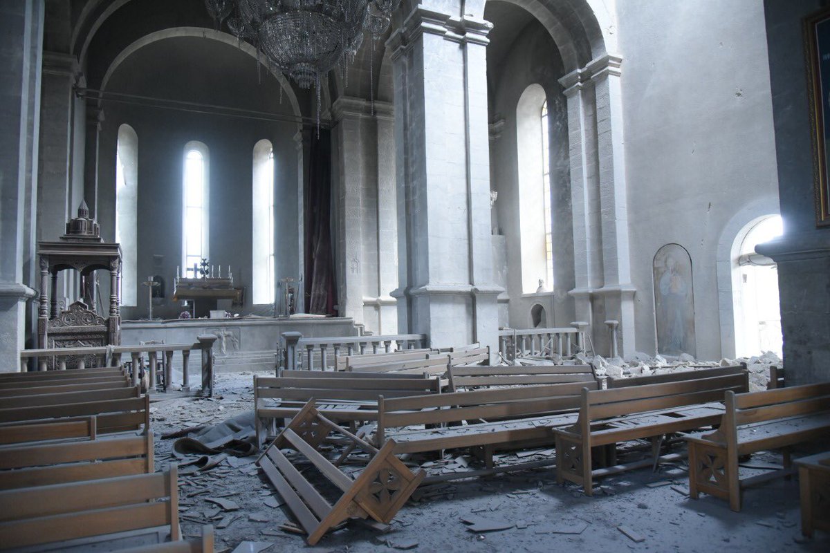 L’#Azerbaidjan a délibérément bombardé la Cathédrale St Sauveur de #Chouchi, 2ème ville et capitale historique de l’#Artsakh, (#HautKarabakh). Après la destruction des #katchkars de #Djoulfa à #Nakhichevan, c’est une nouvelle démonstration du vandalisme d’Etat de l’#Azerbaidjan.