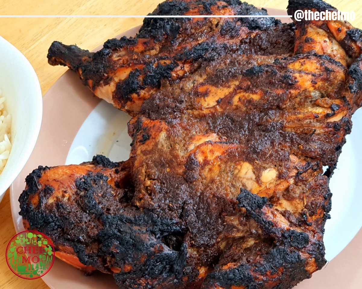 ChefMoOfficial's tweet photo. If I take my eyes off this chicken, a lap or two will get missing!😭😭😭

Can I keep it safe with you guys?🤭🤭🤭

#asuustrike #EndSarsProtests #LagosProtestsAgain #EndSarSByAndroiddOutNow #FGNBudget2021 #BitsikaDavido #ThursdayThoughts #Burna #lockdown https://t.co/rkP8gv8q8X
