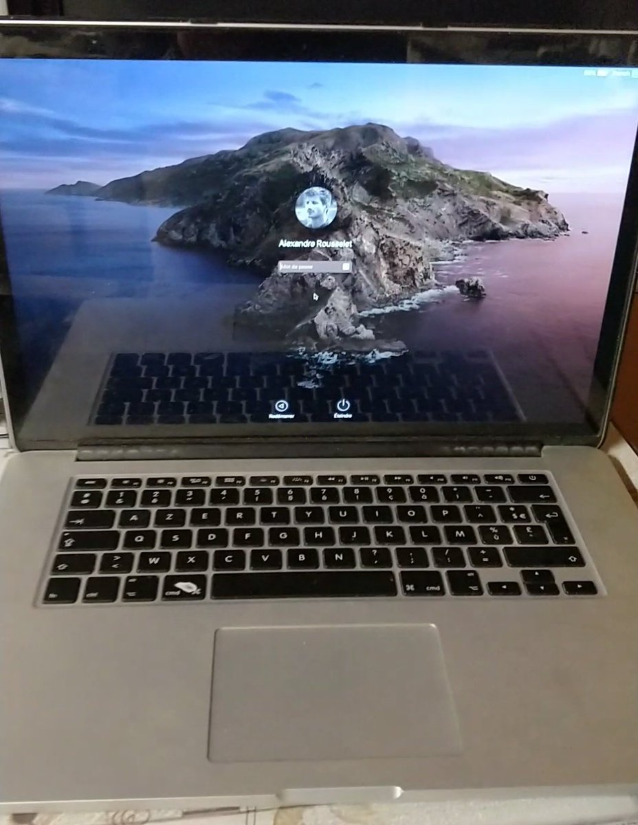 Cette semaine mon ordinateur a rencontré des difficultés à l'allumage. Surprise à l'ouverture, la batterie gonfle... 

Ne tombez pas dans le piège du ré-achat, vous pouvez réparer ! 

Et si besoin d'aide le Makerspace/Hackerspace / Fablab près de chez vous pourra vous aider