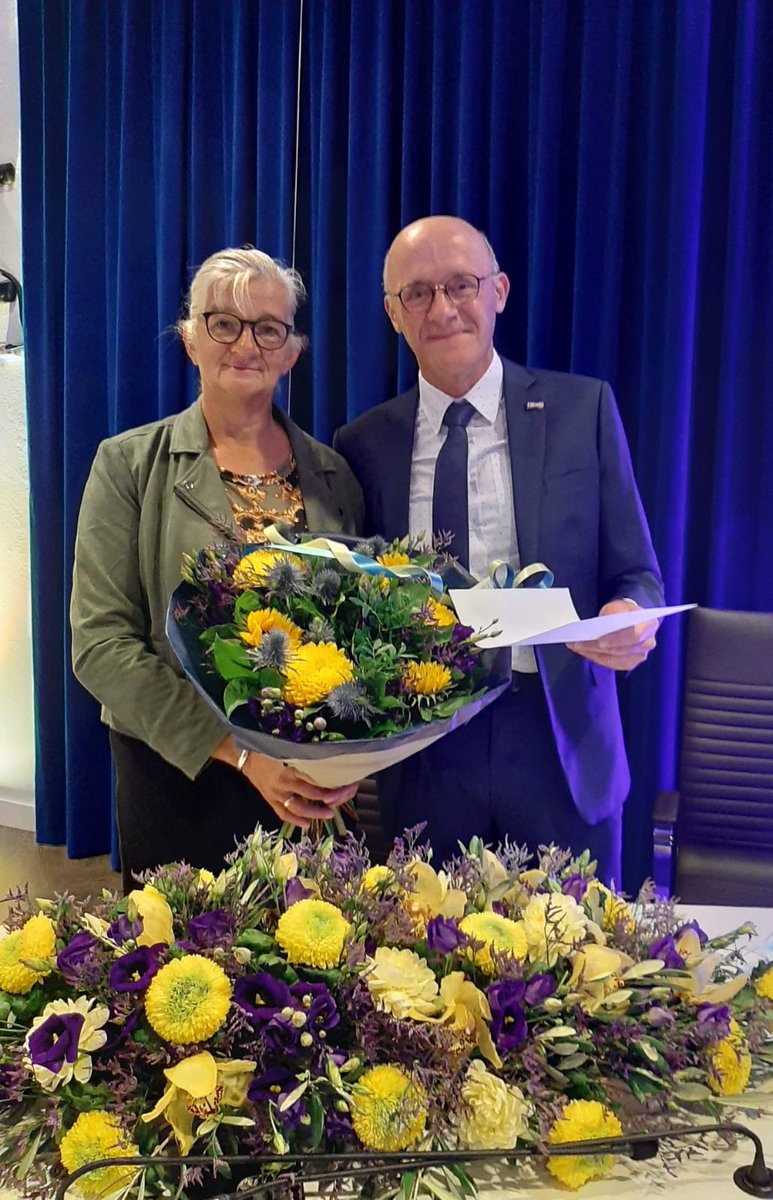 Tegelijk feliciteren we de opvolger van Aart de Kruijf, Bennie Wijnne. Veel succes en zegen gewenst in je werk als wethouder van de gemeente Barneveld.