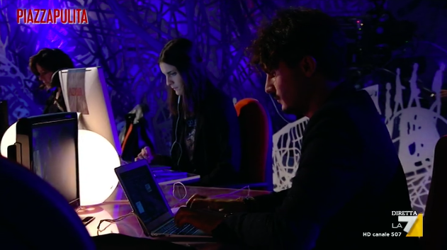 Dietro i racconti. Dentro le storie.

Il desk di #Piazzapulita. 

<a href="/strata_gemma/">Gemma Montinaro</a> 
<a href="/ambi_na/">Ambra Orengo</a>
<a href="/gabrielezagni/">Gabriele Zagni</a> 
<a href="/AleTeichner/">Alessandra Teichner</a> 
<a href="/virginianesi/">Virginia Nesi</a>