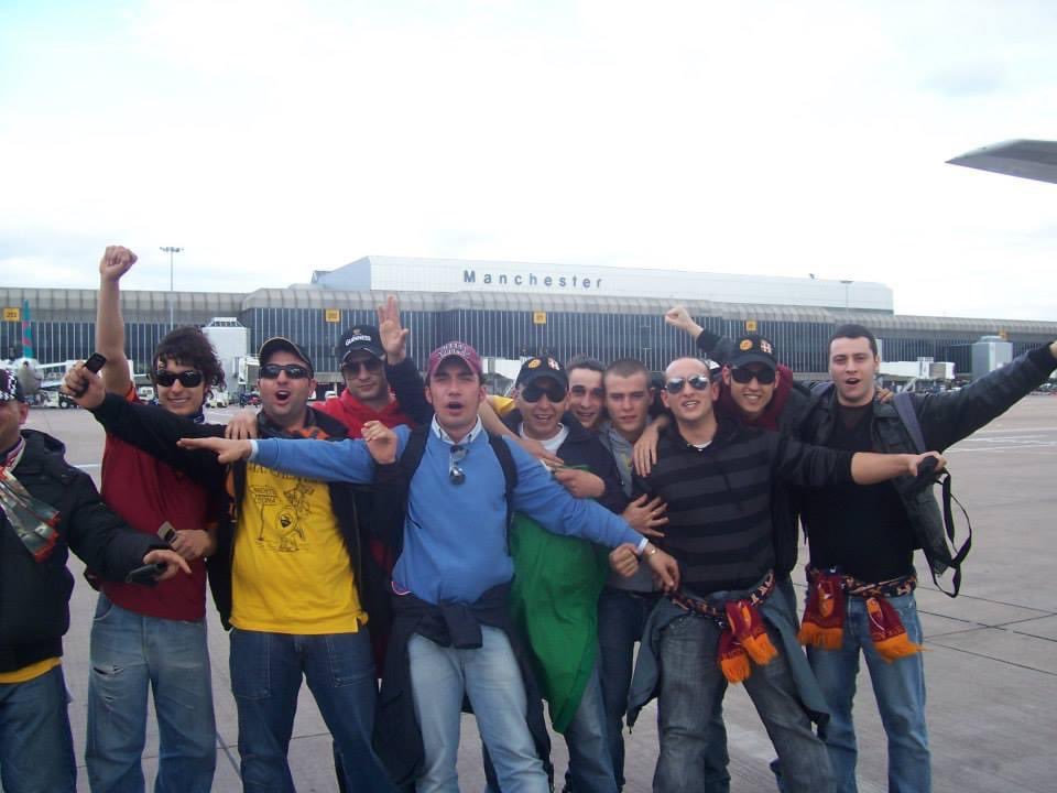 meopinelli's tweet photo. 10 aprile 2007 MANCHESTER UTD AS ROMA 1-7
๐จ๐ง๐ฅ ๐
๐๐๐ด๐๐ผ๐๐๐ผ ๐น๐
๐ด๐ถ๐ผ๐ถ๐ป๐ผ๐ฉโฌ๏ธ๐ฅ #asr #asrontour #asroma https://t.co/XnG9OcK46y
