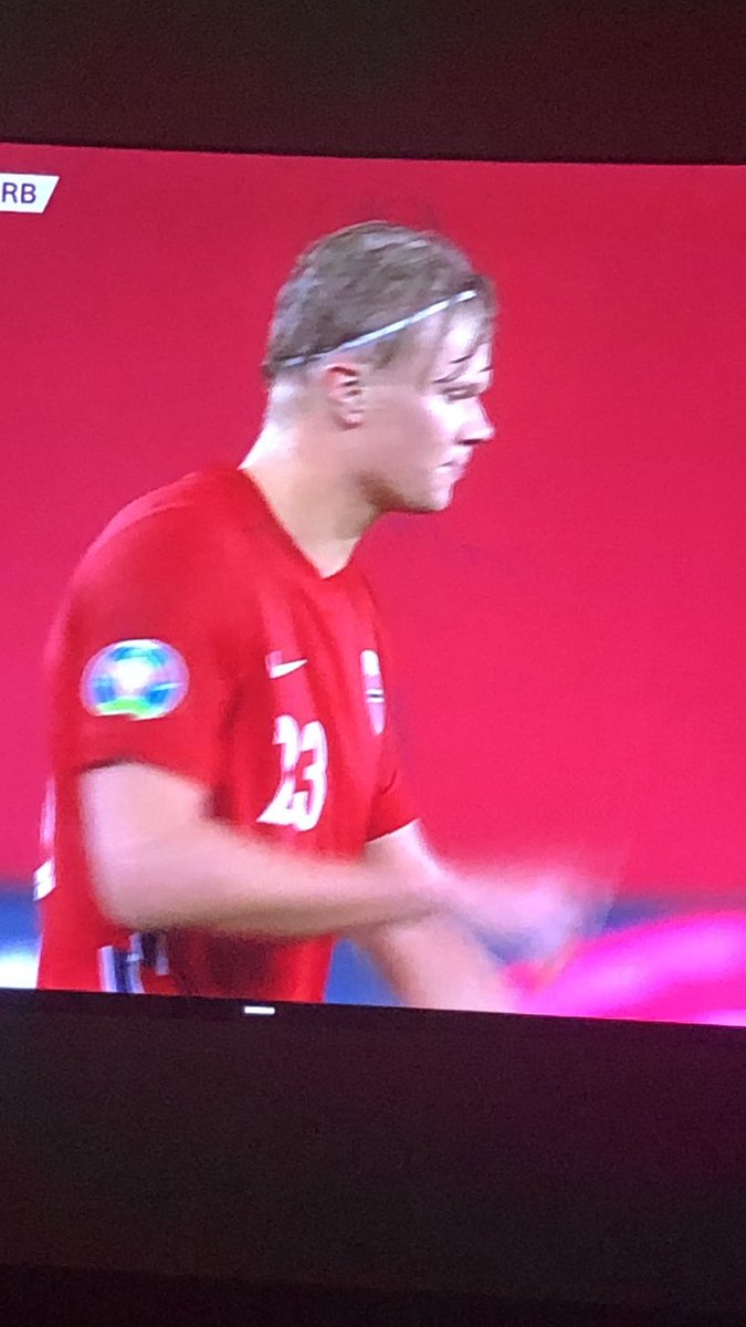 rogerrisholt's tweet image. Pannebånd var inn i 2004, godt å se Haaland tar opp trenden igjen