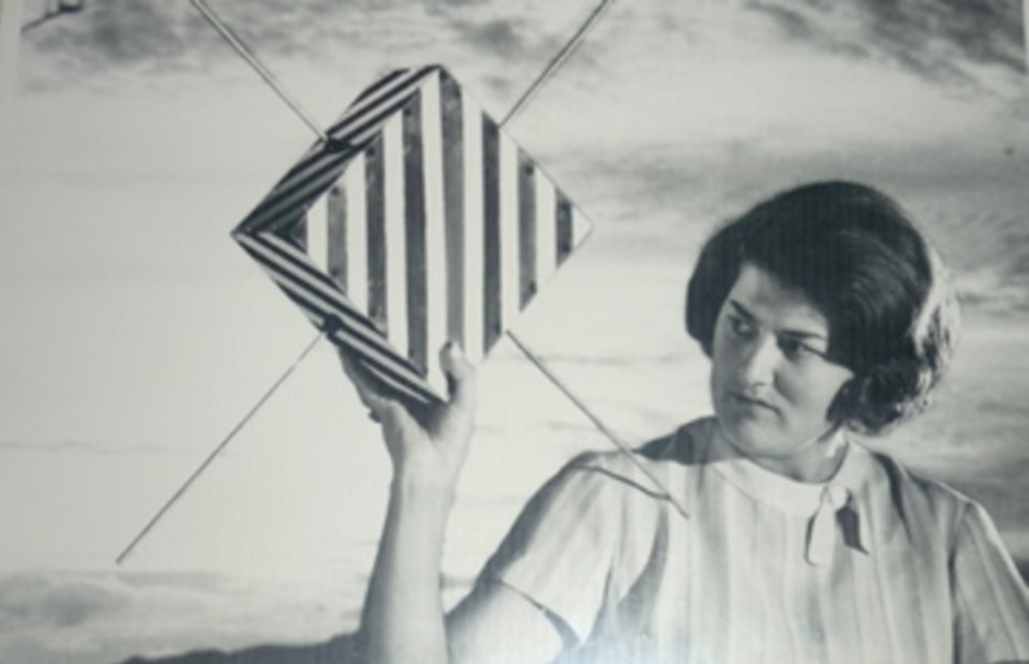 Australis Oscar 5 was an amateur satellite designed and built in Australia, and launched in 1970. Here is a model with an unknown woman - the AO5 team cannot recall who she is!  https://australis-oscar5.weebly.com/   #space4Women  #womenwithsatellites