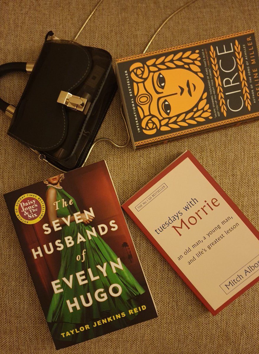 farah_v_'s tweet image. Anyway today was a good day. Cannot wait to dive into these 3 📚  #Circe #TuesdaysWithMorrie #TheSevenHusbandsOfEvelynHugo