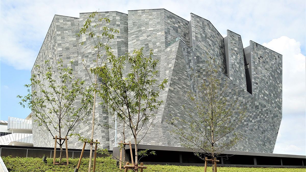 石の建築 角川武蔵野ミュージアム 隈氏のデザインを鹿島はどうやって形にしたのか ナウティスニュース