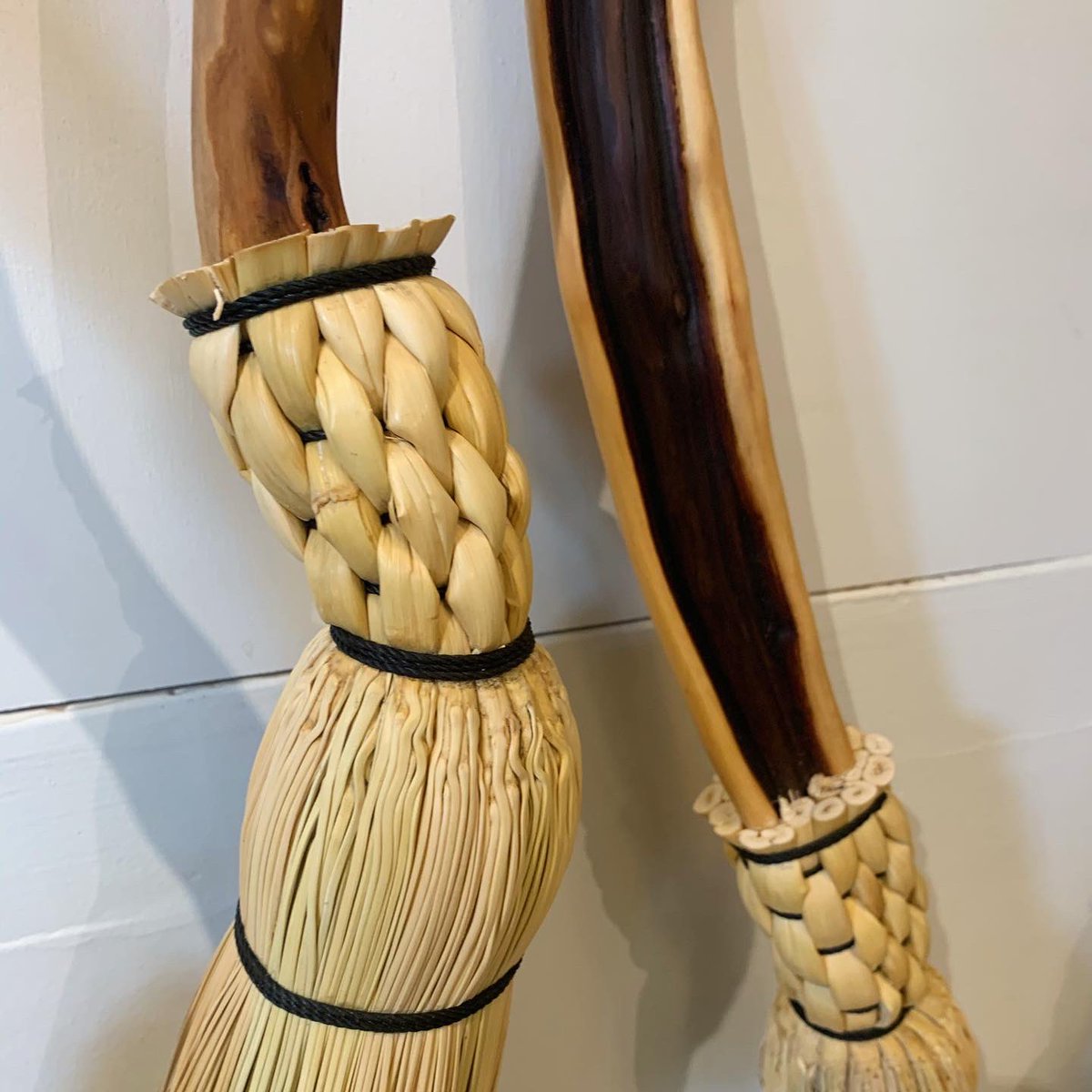 gibca_community's tweet photo. Have you been to @broomco on @granville_isle yet? If you’re lucky you’ll get to see Stephanie (or Mary or Sarah) hand-making one of their amazing brooms!
-
Swipe to see some of the detail work on these traditional Shaker brooms!
-
#artofthebroom #exploregi #lifeongranvilleisland https://t.co/IomatUNLcJ