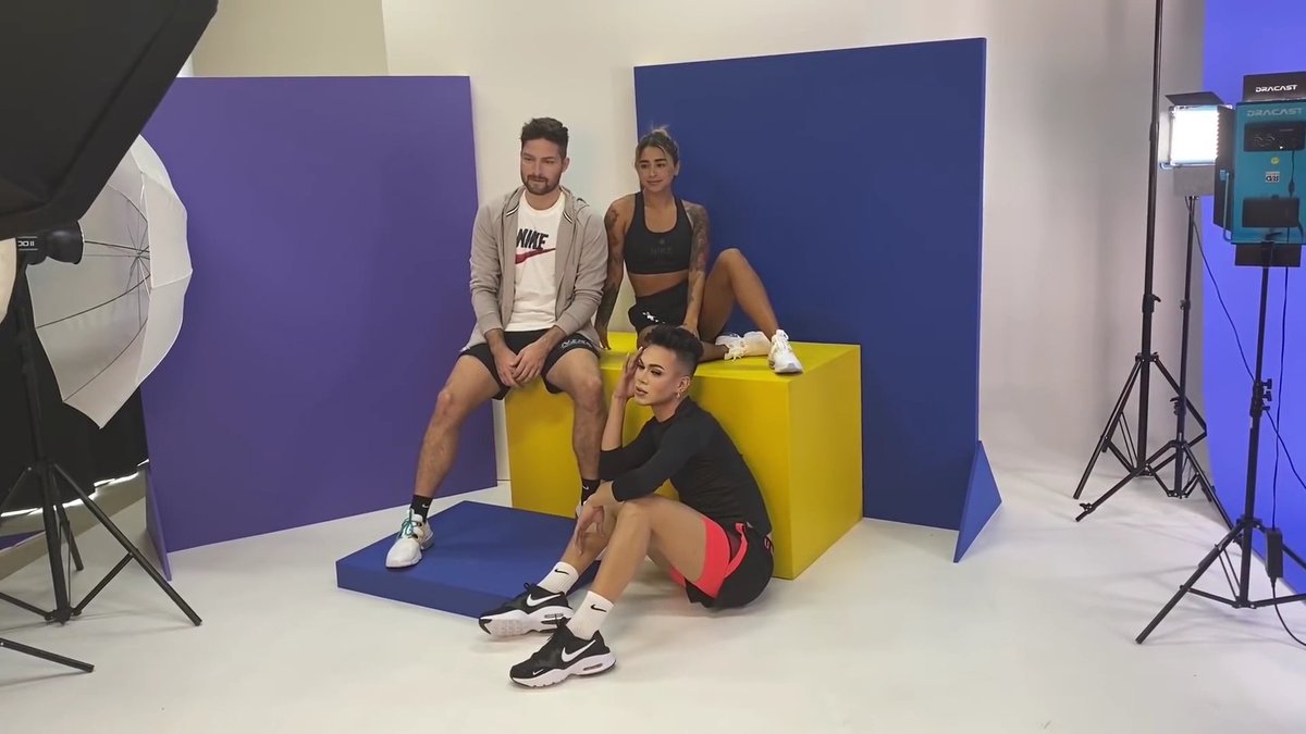 Glamsian_'s tweet photo. ¿Me ayudan comentando la frase; ANIGLAM X MERCADO LIBRE?

*Se ganarían mi corazón (no es mucho pero es algo)* https://t.co/g6ZUa5627B