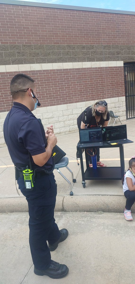 BookerPreK's tweet photo. My virtual learners got to meet a fire fighter today, learn about fire trucks, and the importance of dialing 911. They were so excited, and asked lots of questions!
#virtuallearners #GoPreK #FireSafety @MRobinsonElem https://t.co/FyMBEcETBD