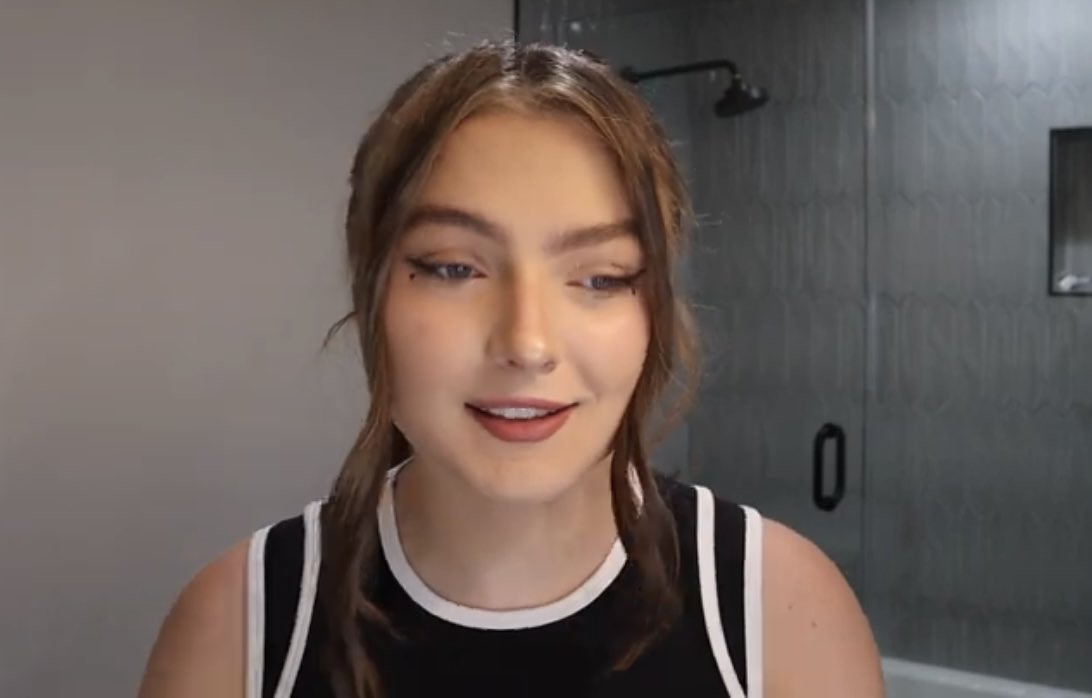 screenshots from amandas new video (a small thread)