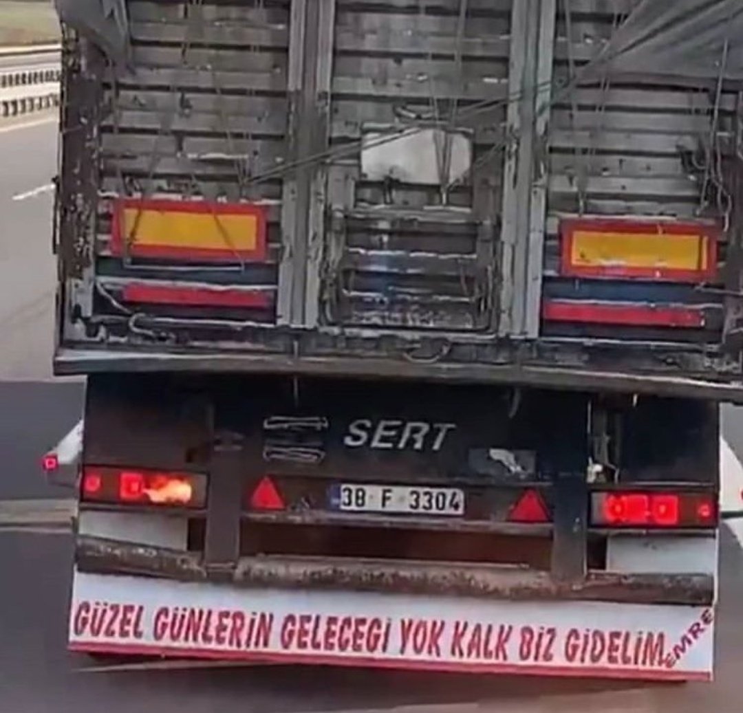 nocontextarkasi's tweet photo. Hayallerimiz de mevzularımız kadar derin,sür.. https://t.co/WdjOVQXybb