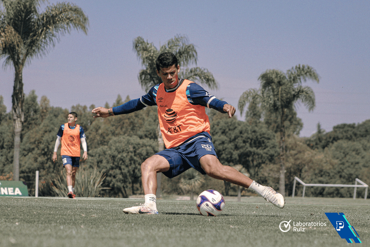 ClubPueblaMX's tweet photo. ¿Ya jugaste con #LaFranjaQueNosUne🎽 en el #FIFA21?🎮 

100 RTs a mis fotos de entreno y les consigo uno para rifarlo 👀 https://t.co/0BemY7mCNT