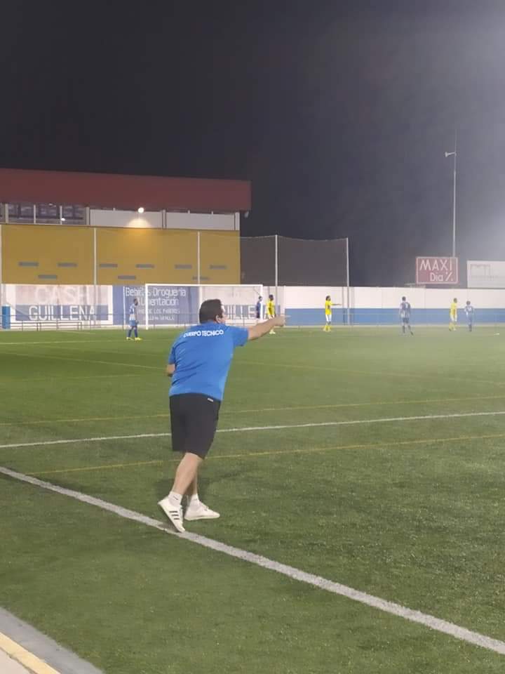 GuillenaC's tweet photo. Primer partido post covid en la vega, a puerta cerrada y cumpliendo todas las medidas de seguridad 
El resultado fue de 2 a 3 frente a la UD Bellavista
#GUILLENACF https://t.co/ZSpCXnTxcH