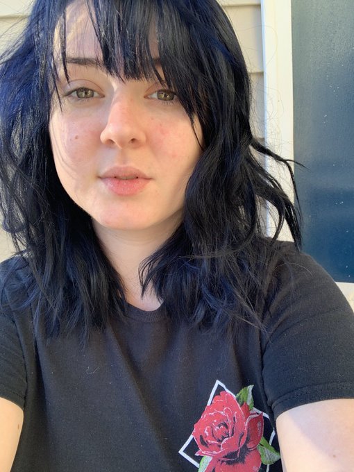 No make up , sunny day , so why not take a #selfie https://t.co/cqFz2E4pNp<a href="/tag/selfie"class="tags">#selfie</a>