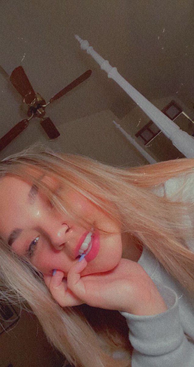 isabelle_c7's tweet photo. self love is the best love https://t.co/jfdDhApPkD