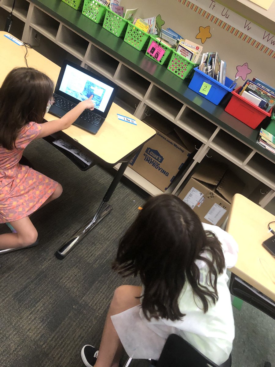 Using strategies to teach reading partners about nonfiction text. #tesbulldogs #wisdgreatness