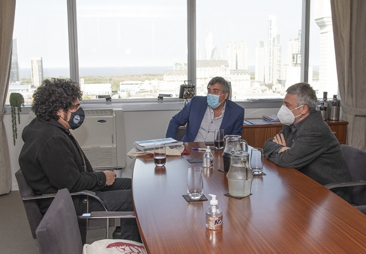 #BuenViernes | El <a href="/ENACOMArgentina/">ENACOM</a> y el @INaMuArgentina firmaron un convenio para fortalecer la difusión de música local e independiente en los medios de comunicación | <a href="/diegoborism/">Diego Boris</a> se lo contó a lxs <a href="/HijosDeLaFlor/">Los Hijos de la Flor</a> 👇| #RES15Años  
radioestacionsur.org/2020/10/08/el-…