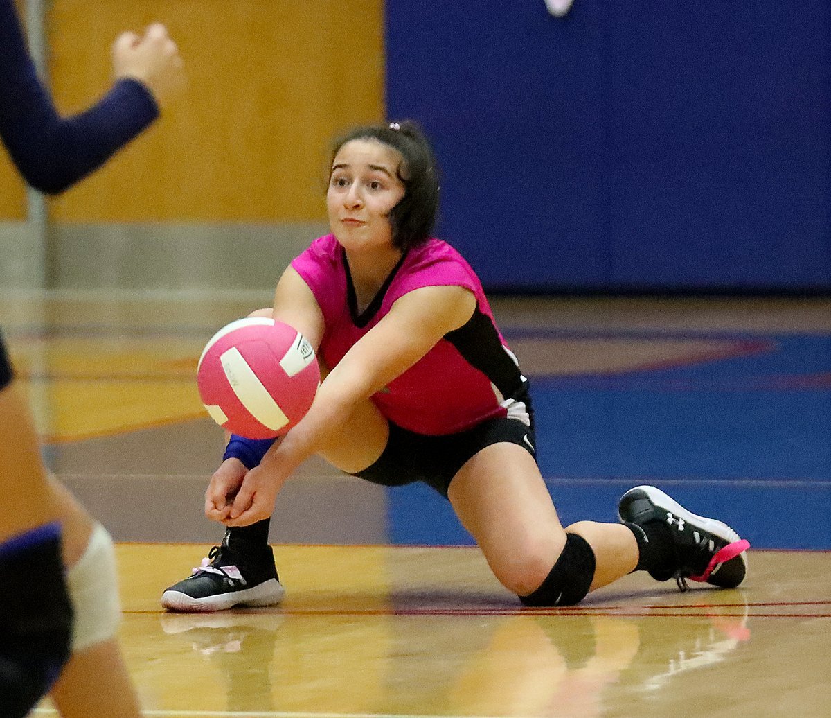 RichmondRsports's tweet photo. HIGH SCHOOL VOLLEYBALL
Final from Richmond ...
Madison Southern 3, Madison Central 2
17-25, 26-24, 25-22, 25-27, 15-13
For Central ...
Macalia Morin - 5 kills, 34 digs, 3 aces
Sicilia Friend - 28 digs, 4 aces, 3 kills, 3 asts
Ella Cornett - 19 asts
@MCHSVolleyball https://t.co/BwKB6EjQzd