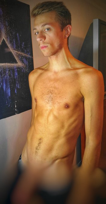 If you saw me running in only compressions, wwyd? 🥵🤔 Comment your answers!!! Also, uncensored version<a href="/tag/abs"class="tags"><span>#abs</span></a><a href="/tag/fit"class="tags"><span>#fit</span></a><a href="/tag/horny"class="tags"><span>#horny</span></a><a href="/tag/shower"class="tags"><span>#shower</span></a><a href="/tag/cock"class="tags"><span>#cock</span></a><a href="/tag/fuck"class="tags"><span>#fuck</span></a><a href="/tag/college"class="tags"><span>#college</span></a>