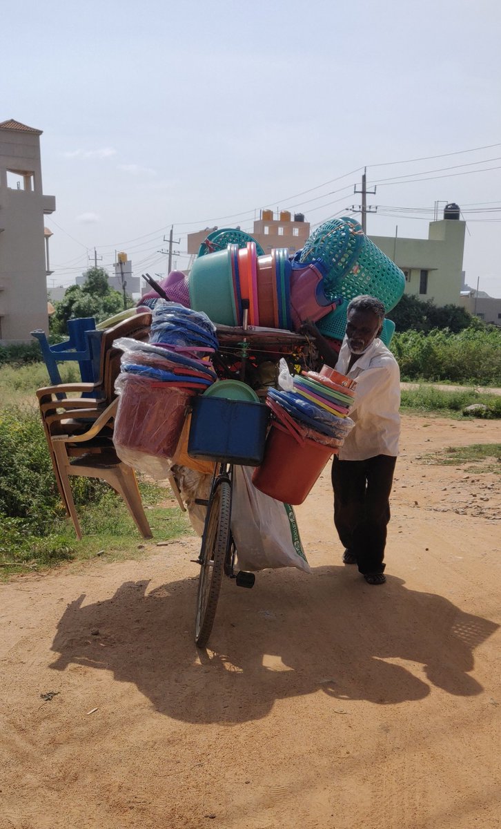 SKunchitiga's tweet photo. Living Life on wheels -Abdhul's 30years companion is Bicycle to lead his life and his family of four members #cycling #LifeStories #Cycles4Change #resetwithcycling #cycle2freedom 
@smartcitytumkur @BYCS_org @DULTBangalore @ITDP https://t.co/Vpsjkc3twj