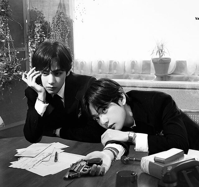 si_eunah's tweet photo. Taekook AU!

Onde Jaehyung era muito tímido pra chamar seu melhor amigo, Jeongguk, pra sair e pede ao seu irmão gêmeo Taehyung que se passe por ele 

Ou onde Jeongguk sabia muito bem diferenciar os irmãos, mas fingiu acreditar por ter sentimentos pelo mesmo https://t.co/GUfiYVIFsS