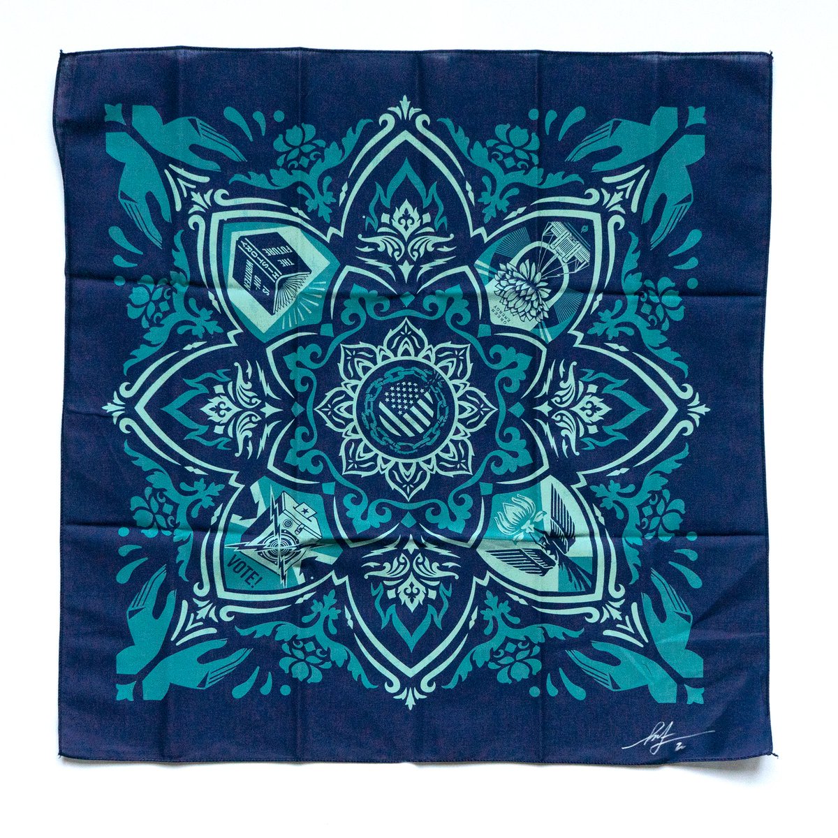 I’m excited to announce that the #ArtistsBandTogether SIGNED bandana set is available for a limited time from now until November 1st through @eBay for Charity. 100% of proceeds go to @risefreeorg, @conmijente and @wokevote! Support now: https://t.co/0gLQiTaUvo #VOTE https://t.co/6oadQid0h1
