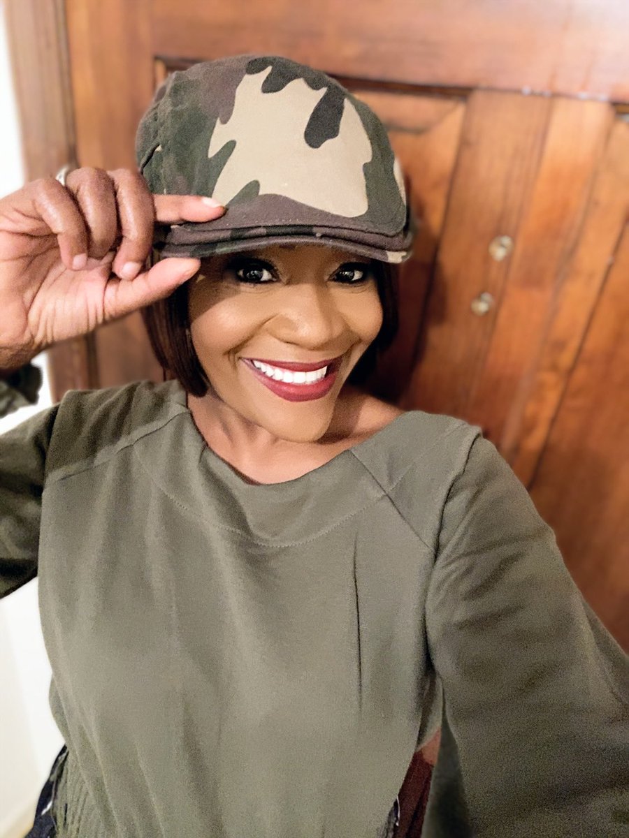 jackiejohnson's tweet photo. Chile, I’m on the battlefield but I’m determined to march on through #Victory #MarchOn #WomenWhoCoach #Whoosa #SmileAnyway#SelfCare https://t.co/YpEGZHNJIE
