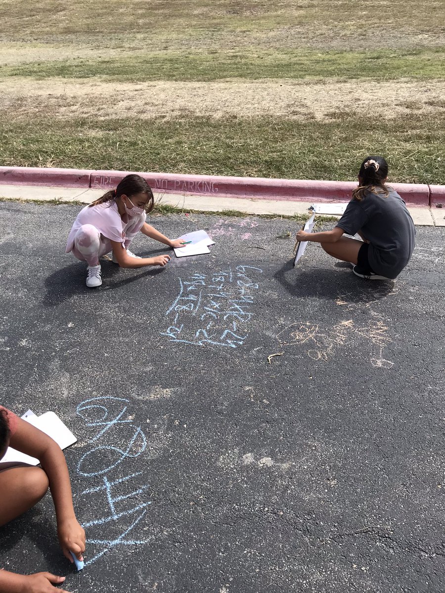 krasco9's tweet photo. My #mesjoy for today was taking math outside and working on equations in chalk!! 😀 @jensmith207 @NicoleG_MES @EmilyLoftin4 https://t.co/ecodoS3ACv